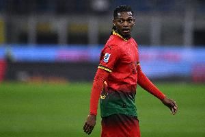 记者：莱奥对阵那不勒斯预计不会首发，可能下半场替补出场