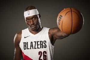 青岛还不领走？里斯替补2分半完美拿5分 正负值+11！