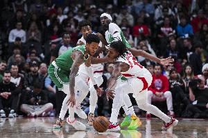 新援首秀！安芬尼-西蒙斯13投6中&三分7中2 砍下18分3助攻