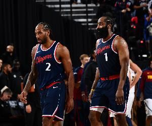 快船VS国王首发出炉：哈登小卡祖巴茨领衔VS德罗赞拉文小萨