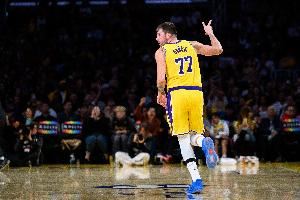 燃成舍利子了！东契奇攻防拉满难救主 无奈空砍43分12板9助准三双