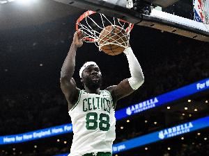 怀特：科塔随时做好了上场准备 他篮筐附近手感很柔和