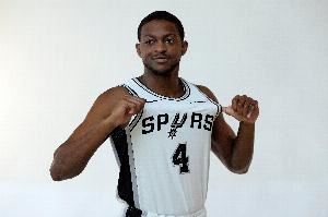 福克斯&索汉都不打！马刺至少四人缺席明天打鹈鹕！