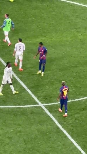 🎥看台视角看冲突起因：卡瓦哈尔与亚马尔隔空叫板，队友拉架