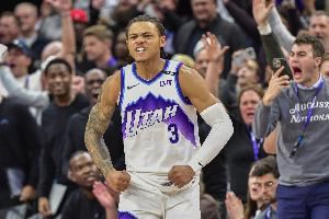 里程悲!基昂特·乔治连场30+ 成为爵士队史达此成就最年轻球员